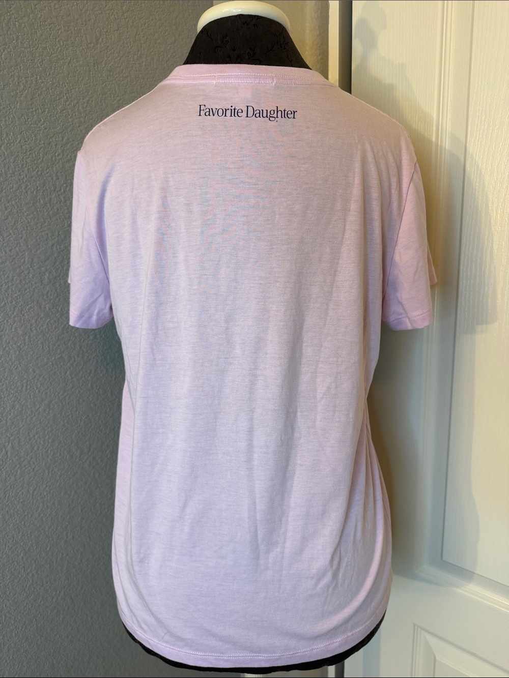 Favorite Daughter Mom Of The Year Tee - Wisteria Pink Size Medium - Picture 8 of 14